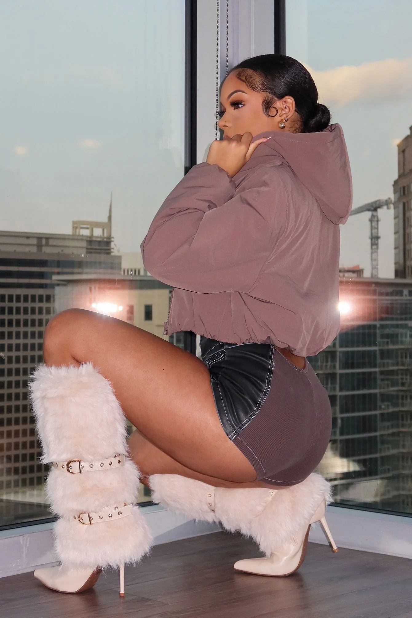 Hugging Winter Puffer Cropped Jacket