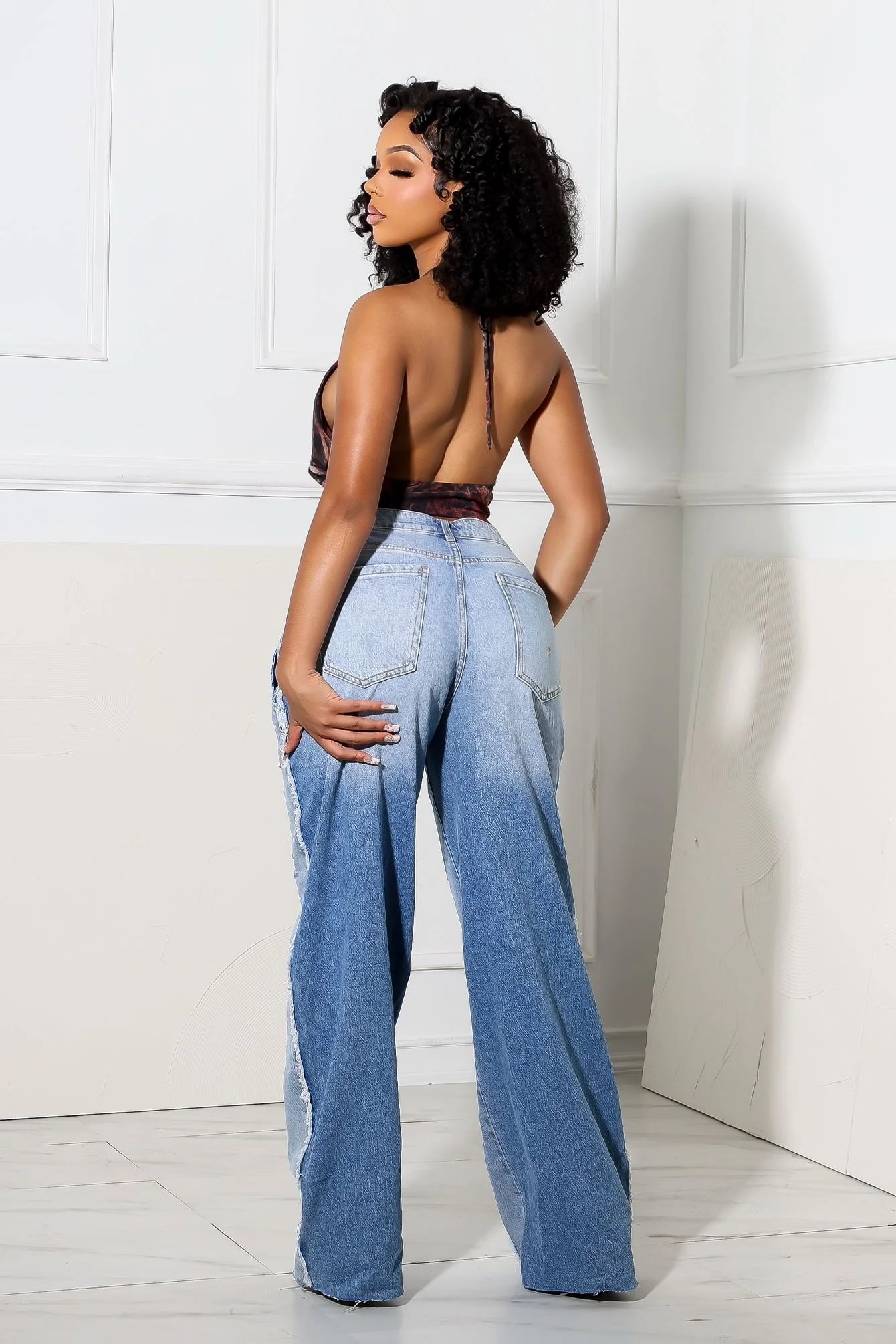 5772-Peek-Mode-Mesh-Print-Halter-Top-2.webp Peek Mode Mesh Print Halter Top