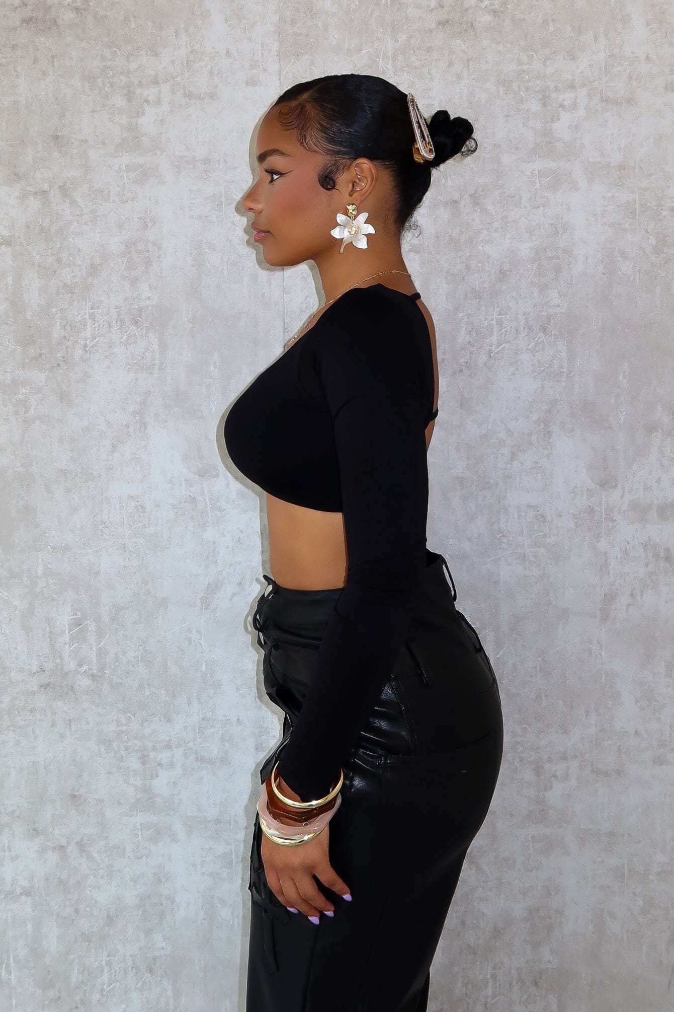 6846-Harriet-Back-Cut-Out-Cropped-Long-Sleeve-Top-5.jpg Harriet Back Cut Out Cropped Long Sleeve Top