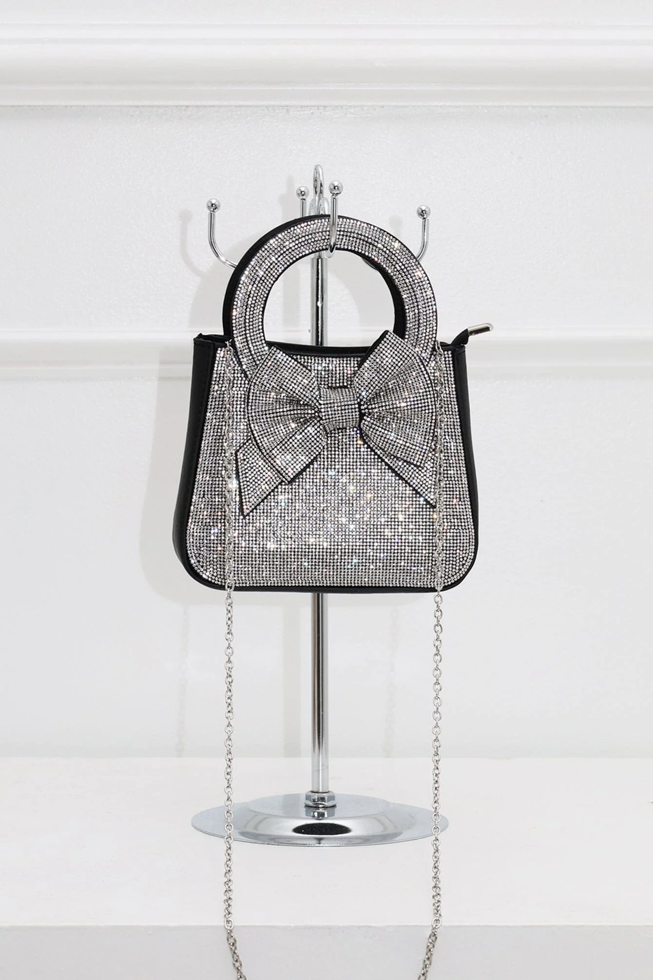 7225-Sweet-Yet-Bold-Bow-Clutch-10.webp Sweet Yet Bold Bow Clutch