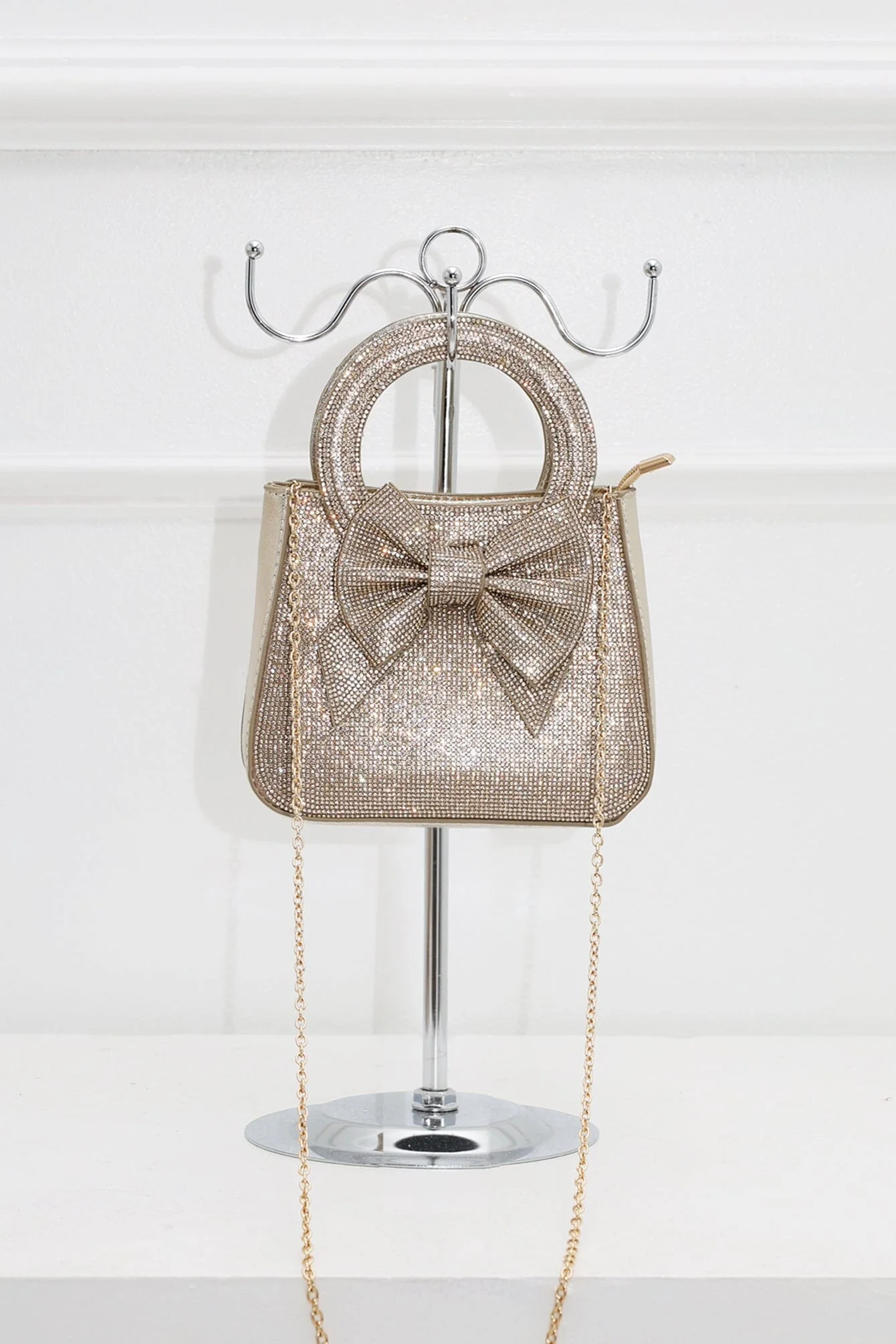 7225-Sweet-Yet-Bold-Bow-Clutch-11.webp Sweet Yet Bold Bow Clutch