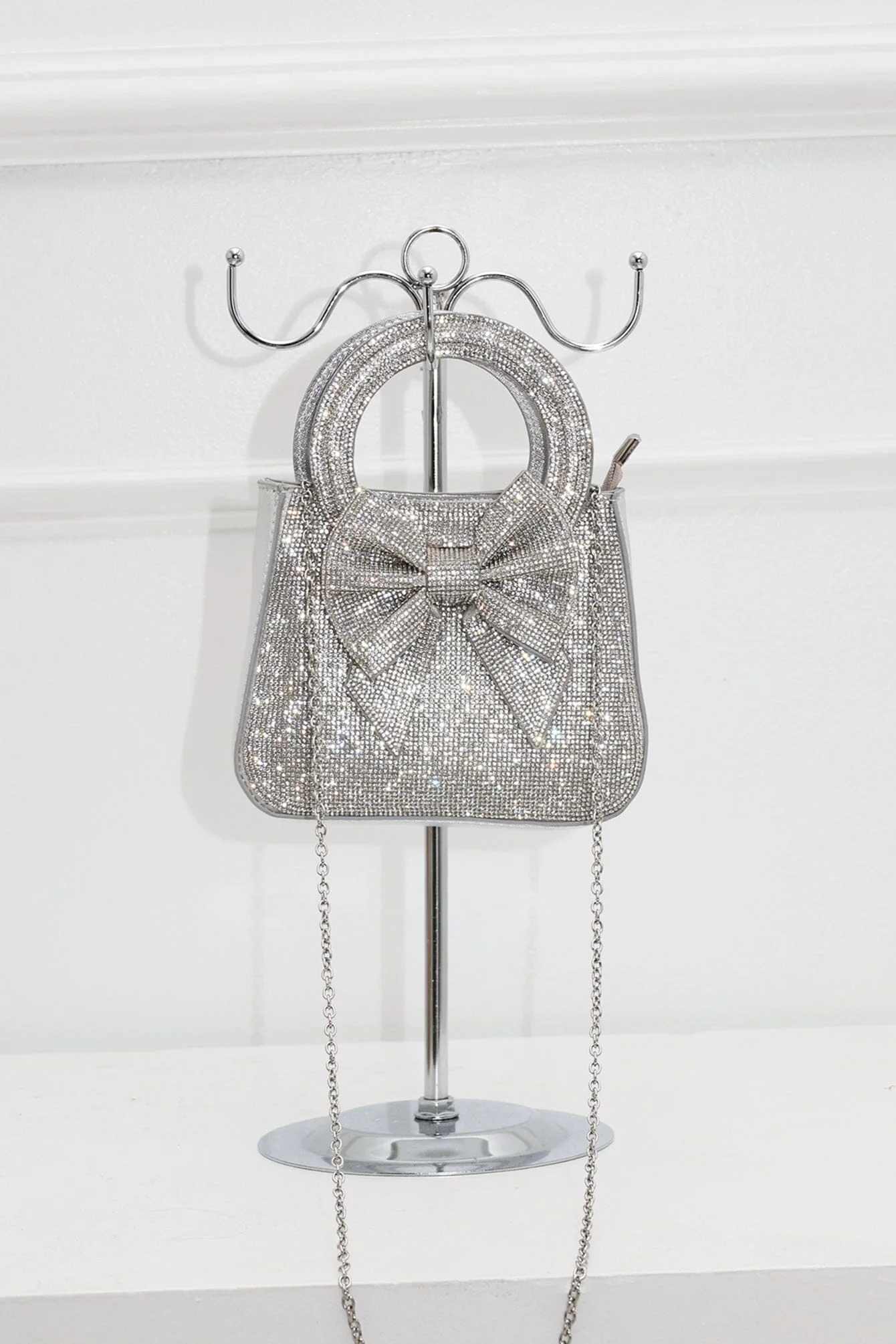 7225-Sweet-Yet-Bold-Bow-Clutch-12.webp Sweet Yet Bold Bow Clutch