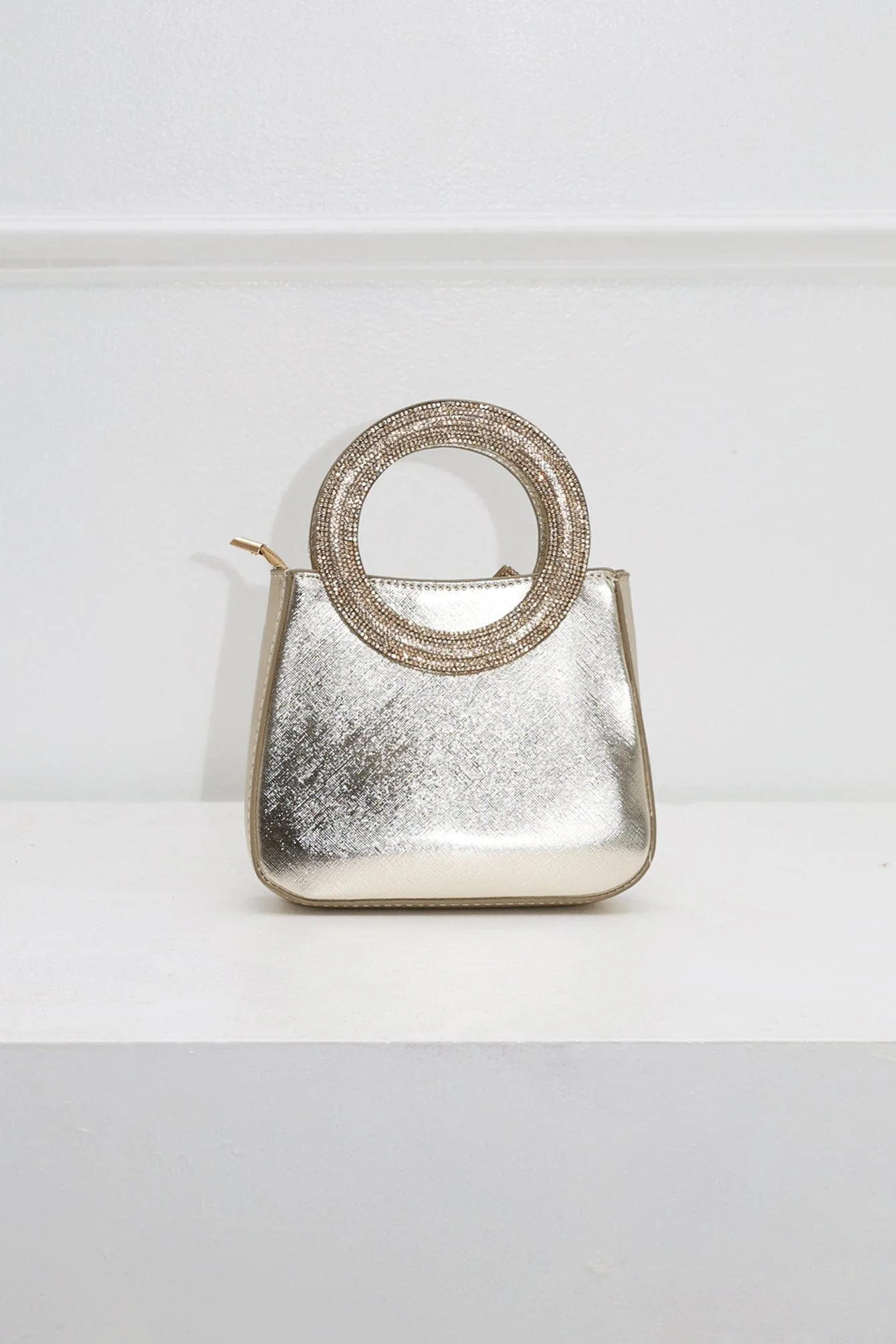 7225-Sweet-Yet-Bold-Bow-Clutch-8.webp Sweet Yet Bold Bow Clutch